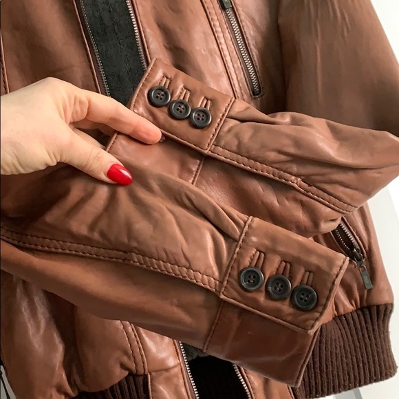 Leather jacket - Picture 4 of 10